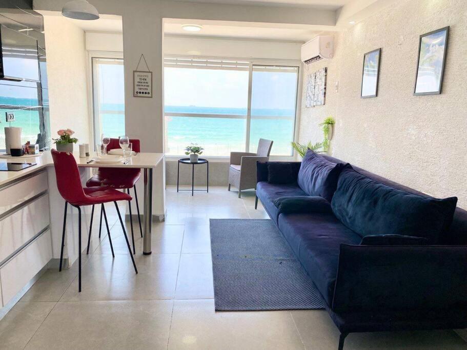 Seaside Cozy Apartment Хайфа Екстериор снимка