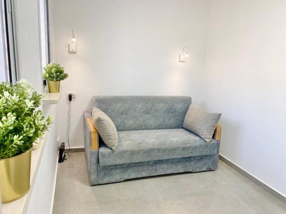 Seaside Cozy Apartment Хайфа Екстериор снимка