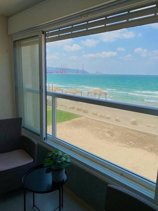 Seaside Cozy Apartment Хайфа Екстериор снимка