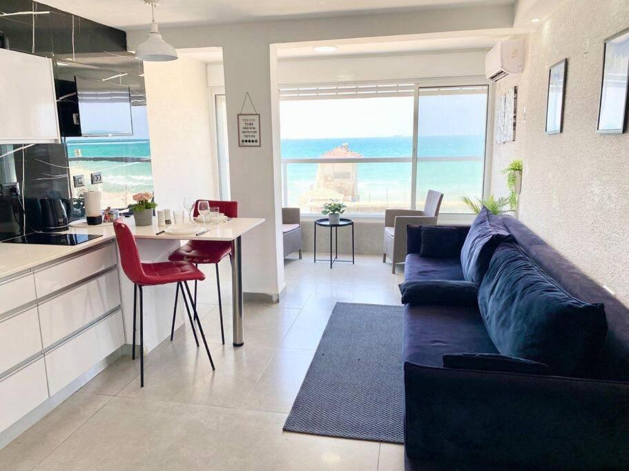 Seaside Cozy Apartment Хайфа Екстериор снимка