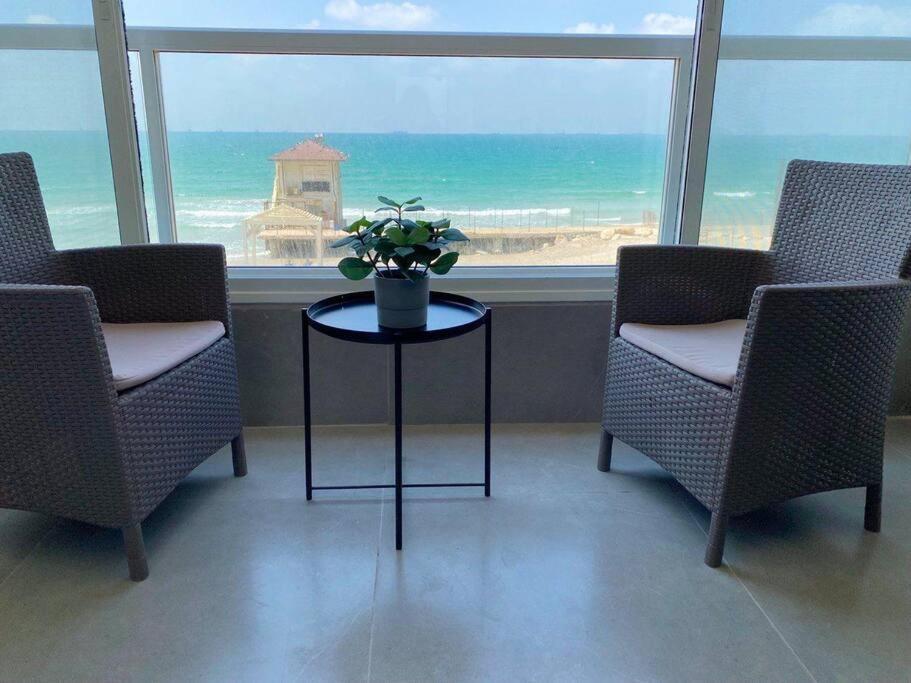 Seaside Cozy Apartment Хайфа Екстериор снимка